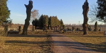Úprava prostranství okolo hřbitova - březen 2022
