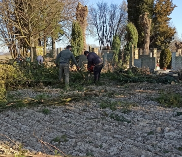Úprava prostranství u hřbitova - březen 2022