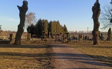 Úprava prostranství okolo hřbitova - březen 2022